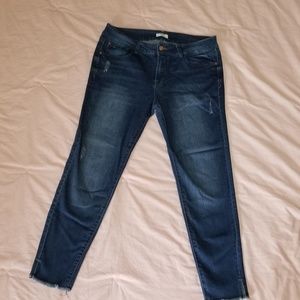 Kensie Jean's! Gorgeous dark blue wash frayed cuff